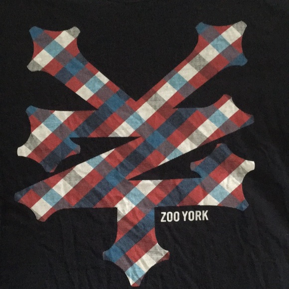 Zoo York shirt. Worn, but plenty of life and no holes - Picture 2 of 2